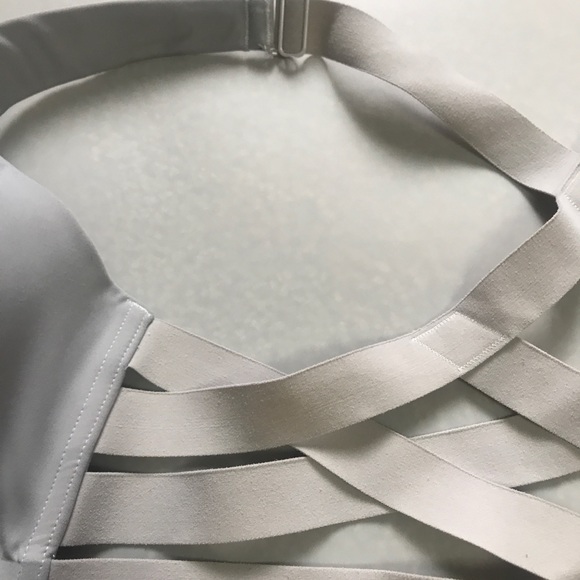 Victoria Secret Knock Out High Impact Sports Bra - Picture 7 of 8